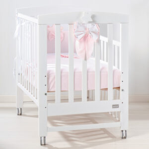 Weißes Mikrobett Dream komplett mit Matratze, Textilset und Bettnestchen